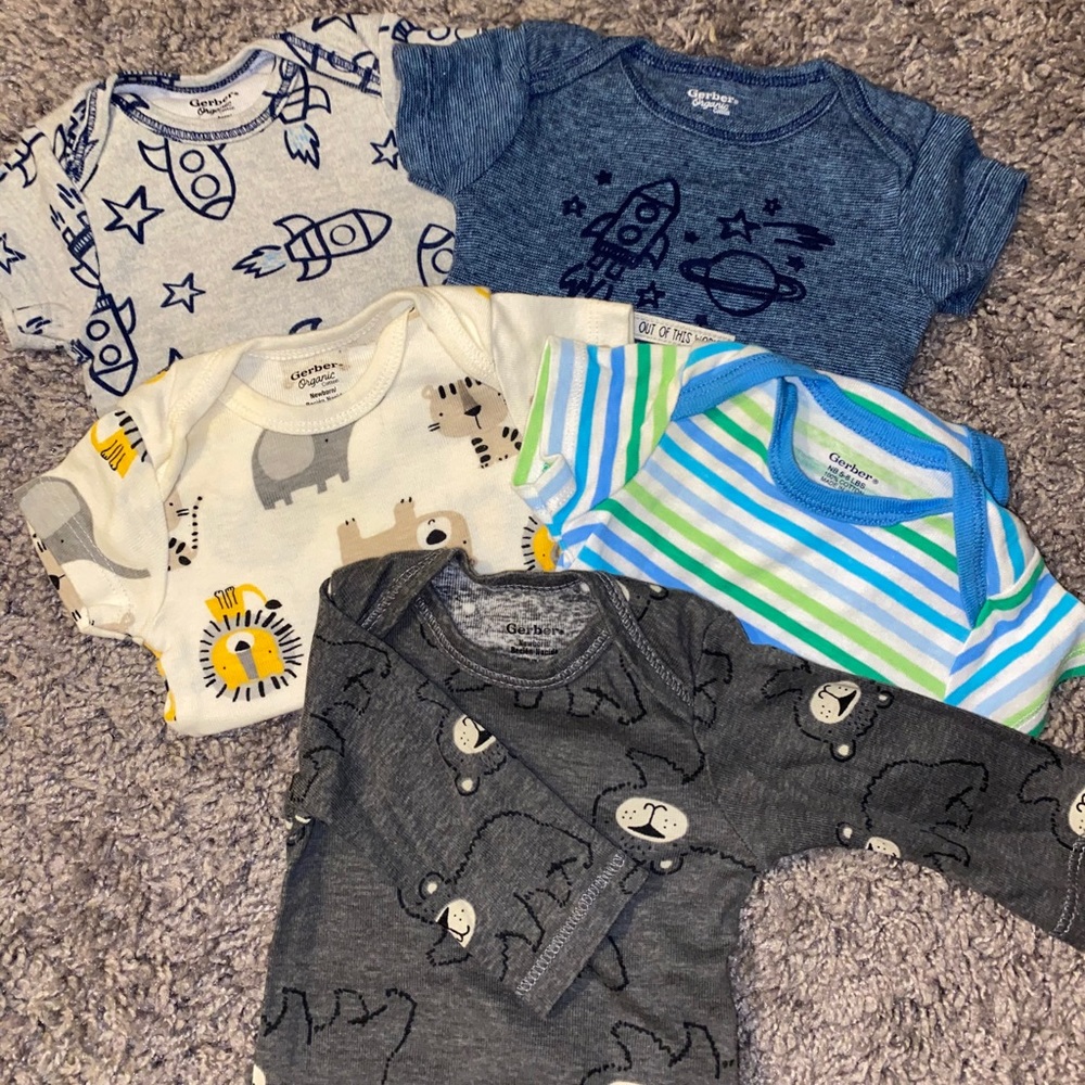 Bundle 5 Gerber Onesies